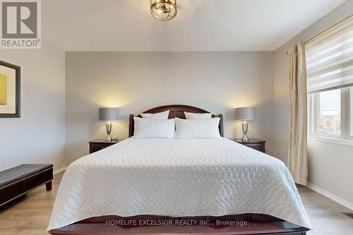 1216 Wellington Street E, Aurora (Bayview Northeast), ON - Indoor Photo Showing Bedroom