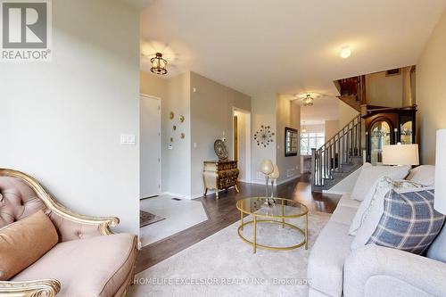 1216 Wellington Street E, Aurora (Bayview Northeast), ON - Indoor Photo Showing Living Room