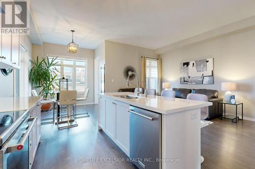 1216 Wellington Street E, Aurora (Bayview Northeast), ON - Indoor Photo Showing Kitchen With Double Sink