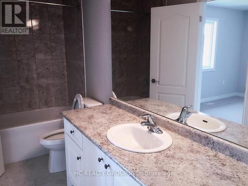 19 Zenyatta Lane, East Gwillimbury (Holland Landing), ON - Indoor Photo Showing Bathroom