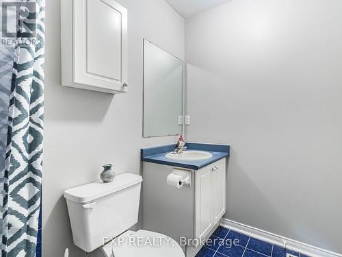 61 Amberhill Way, Aurora (Bayview Wellington), ON - Indoor Photo Showing Bathroom