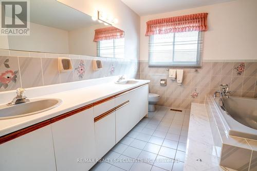 26 Eton Street, Markham (Village Green-South Unionville), ON - Indoor Photo Showing Bathroom