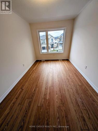 16 Durham Avenue, Barrie (Painswick South), ON - Indoor Photo Showing Other Room