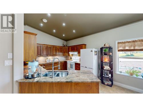 2506 Larch Avenue, Quesnel, BC - Indoor Photo Showing Kitchen With Double Sink