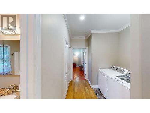 2506 Larch Avenue, Quesnel, BC - Indoor Photo Showing Laundry Room