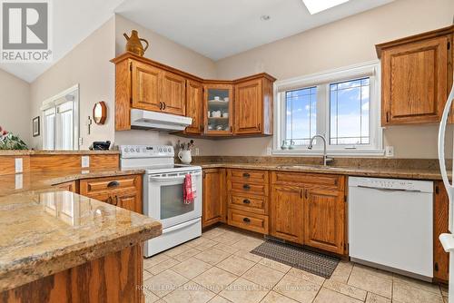 1407 Tracey'S Hill Road, Kawartha Lakes, ON - Indoor Photo Showing Kitchen