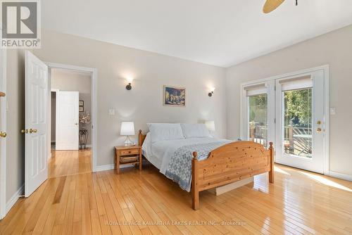 1407 Tracey'S Hill Road, Kawartha Lakes, ON - Indoor Photo Showing Bedroom