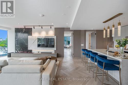 504 - 346 Davenport Road, Toronto (Annex), ON - Indoor Photo Showing Living Room