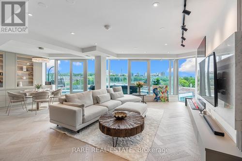 504 - 346 Davenport Road, Toronto (Annex), ON - Indoor Photo Showing Living Room