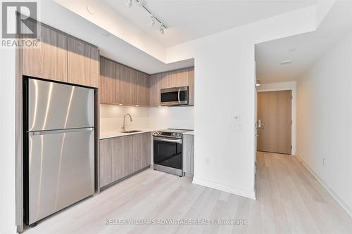 1502 - 357 King Street W, Toronto (Waterfront Communities), ON - Indoor Photo Showing Kitchen