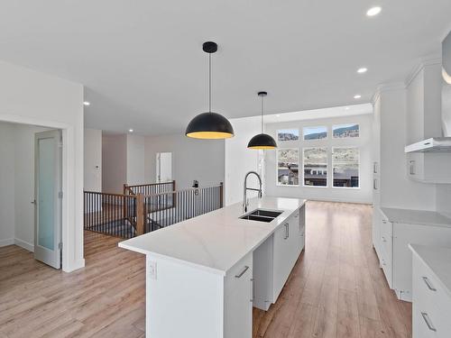 265 Rue Cheval Noir, Kamloops, BC - Indoor Photo Showing Kitchen With Double Sink With Upgraded Kitchen