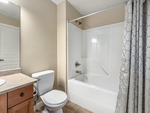 307-1390 Hillside Drive, Kamloops, BC - Indoor Photo Showing Bathroom