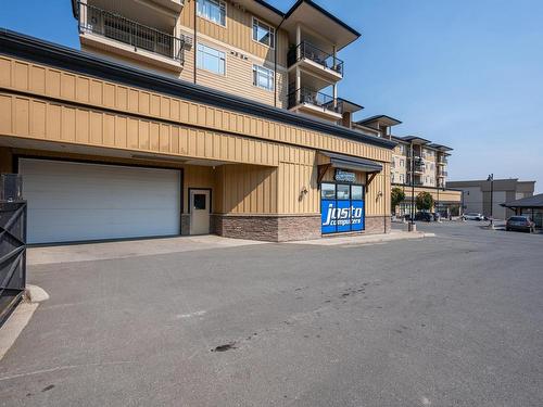 307-1390 Hillside Drive, Kamloops, BC - Outdoor