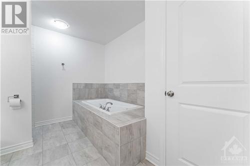 96 Dun Skipper Drive, Ottawa, ON - Indoor