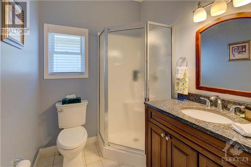 351 Emerald Street, Kingston, ON - Indoor Photo Showing Bathroom