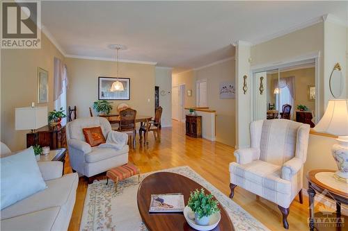 351 Emerald Street, Kingston, ON - Indoor Photo Showing Living Room