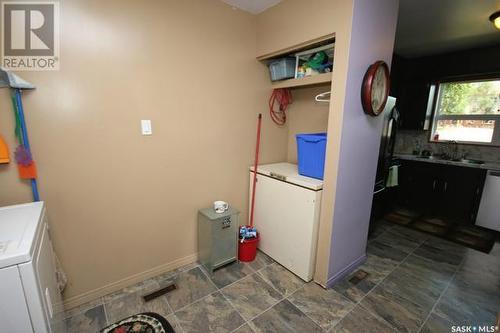 702 Second Street, Estevan, SK - Indoor Photo Showing Laundry Room