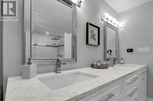 2217 Dauncey Crescent, London, ON - Indoor Photo Showing Bathroom