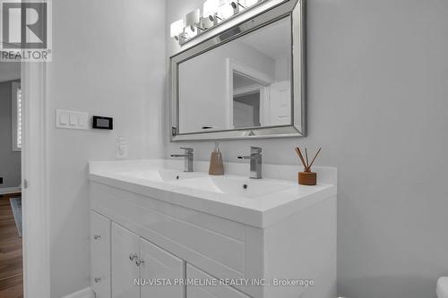 2217 Dauncey Crescent, London, ON - Indoor Photo Showing Bathroom