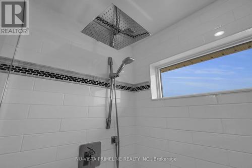 2217 Dauncey Crescent, London, ON - Indoor Photo Showing Bathroom