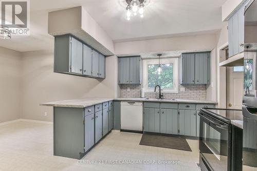 3 Brunswick Avenue, London, ON - Indoor Photo Showing Kitchen