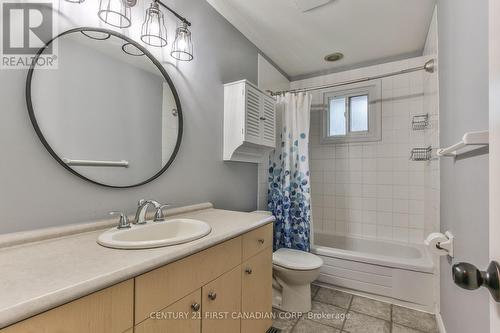 3 Brunswick Avenue, London, ON - Indoor Photo Showing Bathroom