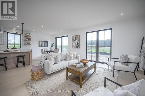 769 Gatestone Road, London, ON - Indoor Photo Showing Living Room