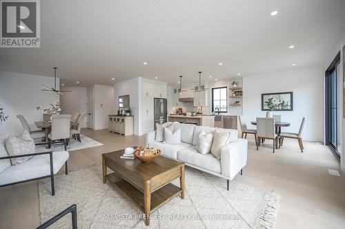 769 Gatestone Road, London, ON - Indoor Photo Showing Living Room