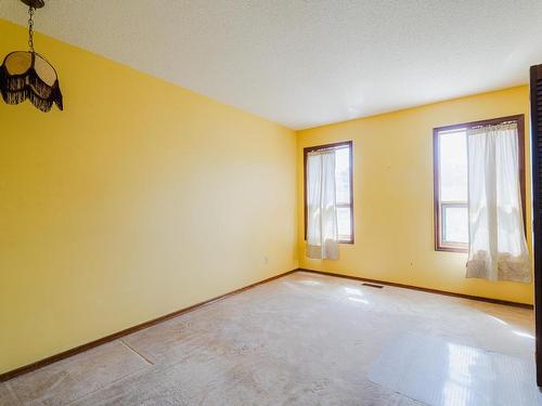 1594 Hillcrest Ave, Kamloops, BC - Indoor Photo Showing Other Room