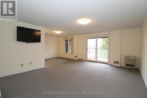 24 - 90 Ontario Street S, Lambton Shores (Grand Bend), ON - Indoor Photo Showing Other Room