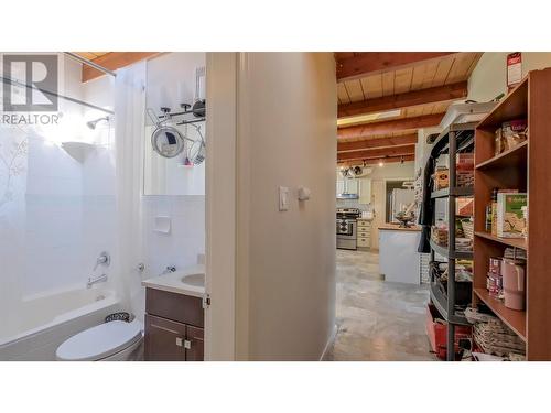 701 Ross Avenue, Penticton, BC - Indoor Photo Showing Bathroom