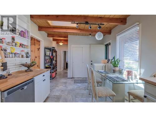 701 Ross Avenue, Penticton, BC - Indoor Photo Showing Kitchen