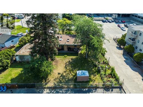 701 Ross Avenue, Penticton, BC - Outdoor