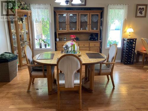 2214 Lakeview Drive, Blind Bay, BC - Indoor Photo Showing Dining Room