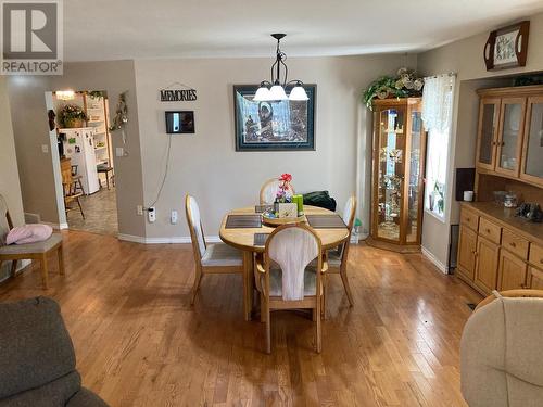 2214 Lakeview Drive, Blind Bay, BC - Indoor Photo Showing Dining Room