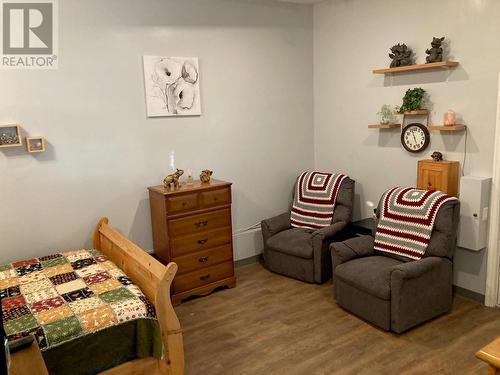 2214 Lakeview Drive, Blind Bay, BC - Indoor Photo Showing Bedroom