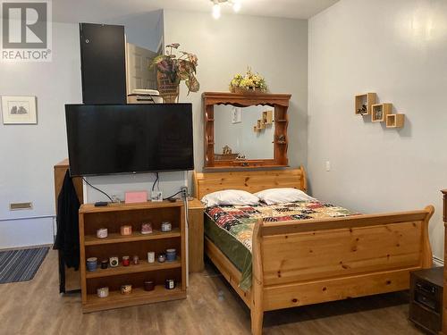 2214 Lakeview Drive, Blind Bay, BC - Indoor Photo Showing Bedroom