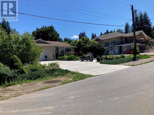 2214 Lakeview Drive, Blind Bay, BC - Outdoor