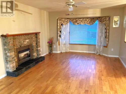 2214 Lakeview Drive, Blind Bay, BC - Indoor With Fireplace