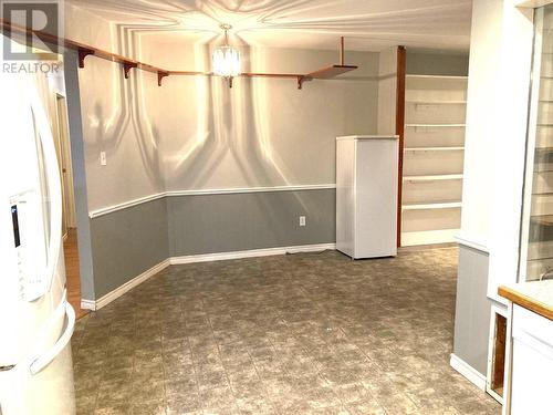 looking from kitchen toward dining rm - 2214 Lakeview Drive, Blind Bay, BC - Indoor