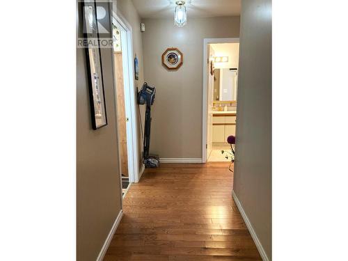 hall from living area to bedrooms and main bathroom - 2214 Lakeview Drive, Blind Bay, BC - Indoor Photo Showing Other Room