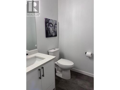 1529 Rosewood  Lane, Castlegar, BC - Indoor Photo Showing Bathroom