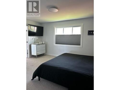 1529 Rosewood  Lane, Castlegar, BC - Indoor Photo Showing Bedroom