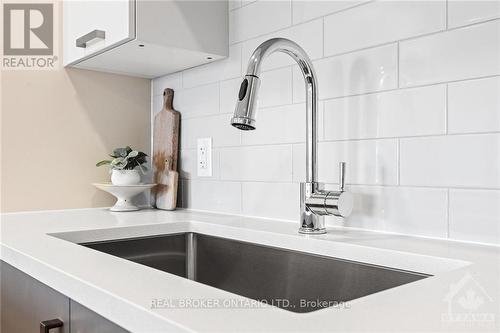 325 - 2055 Portobello Boulevard, Ottawa, ON - Indoor Photo Showing Kitchen