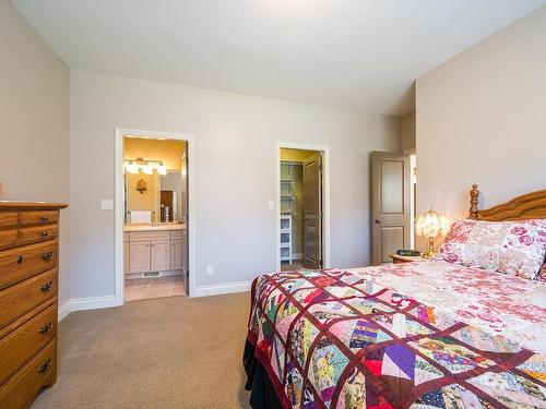 29-1055 Aberdeen Drive, Kamloops, BC - Indoor Photo Showing Bedroom