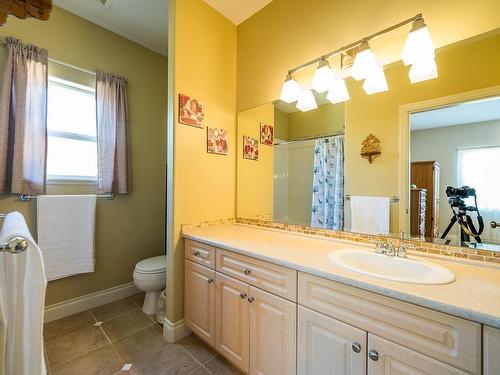 29-1055 Aberdeen Drive, Kamloops, BC - Indoor Photo Showing Bathroom