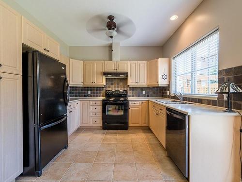 29-1055 Aberdeen Drive, Kamloops, BC - Indoor Photo Showing Kitchen With Double Sink