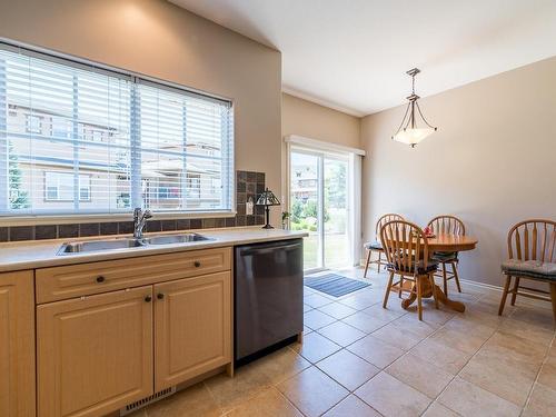 29-1055 Aberdeen Drive, Kamloops, BC - Indoor Photo Showing Kitchen With Double Sink