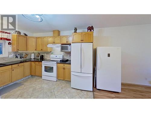 4801 89Th Street Unit# 202, Osoyoos, BC - Indoor Photo Showing Kitchen