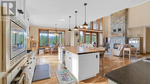 2621 Brewer  Rise Ridge, Invermere, BC - Indoor With Fireplace